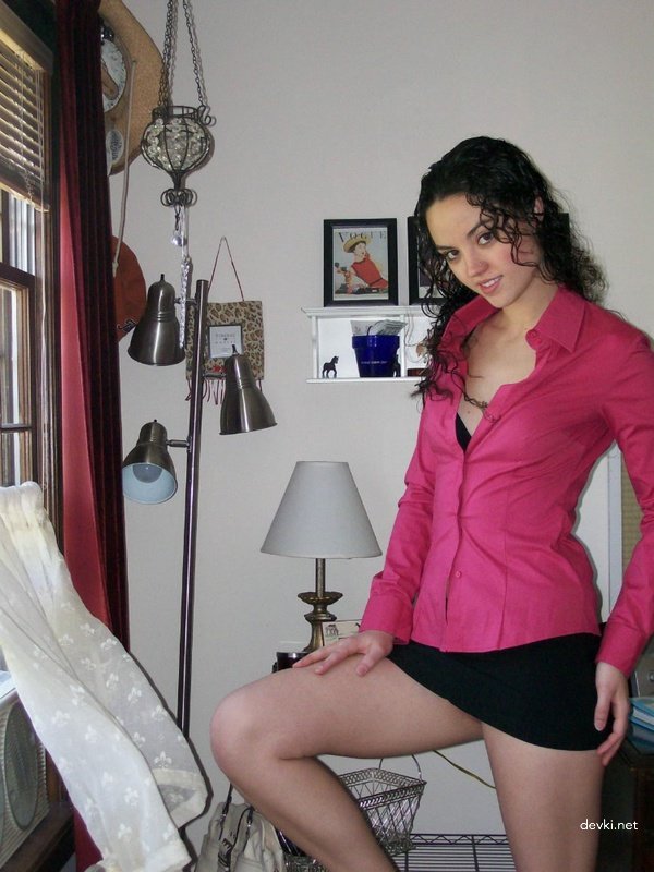 First-Year Student Amateur Photo Shoot: Explicit College Girl Exposed