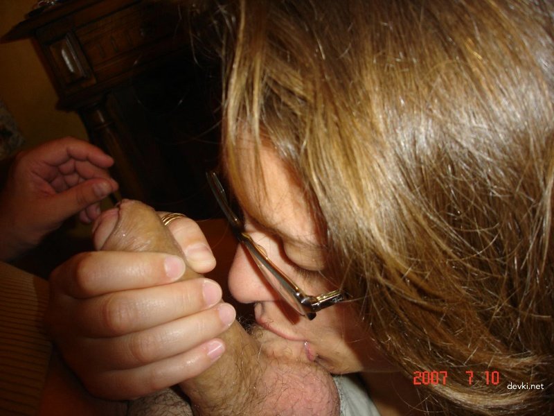 Hot Amateur Wife Giving Blowjob to Husband - Explicit Homemade Porn