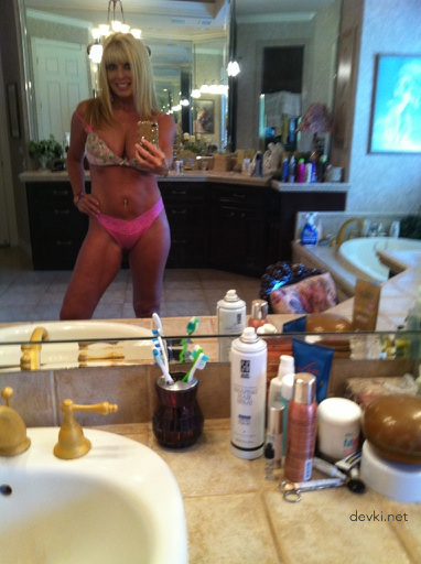 Glamorous Slut Amateur Porn Photos - Explicit XXX Content