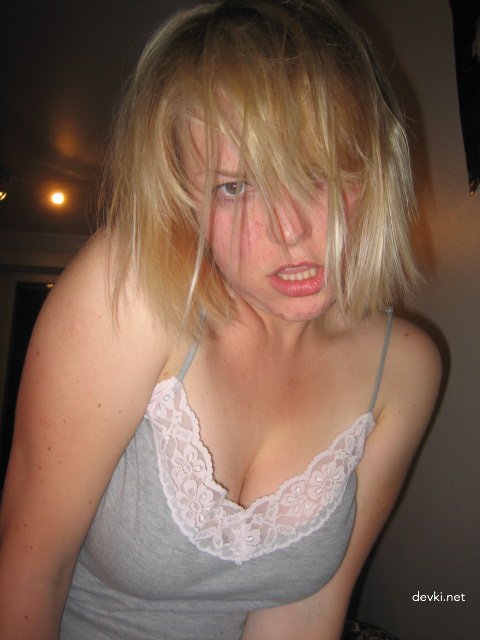 Uncensored Amateur Babes and MILFs Nude Photos - Explicit XXX Pics