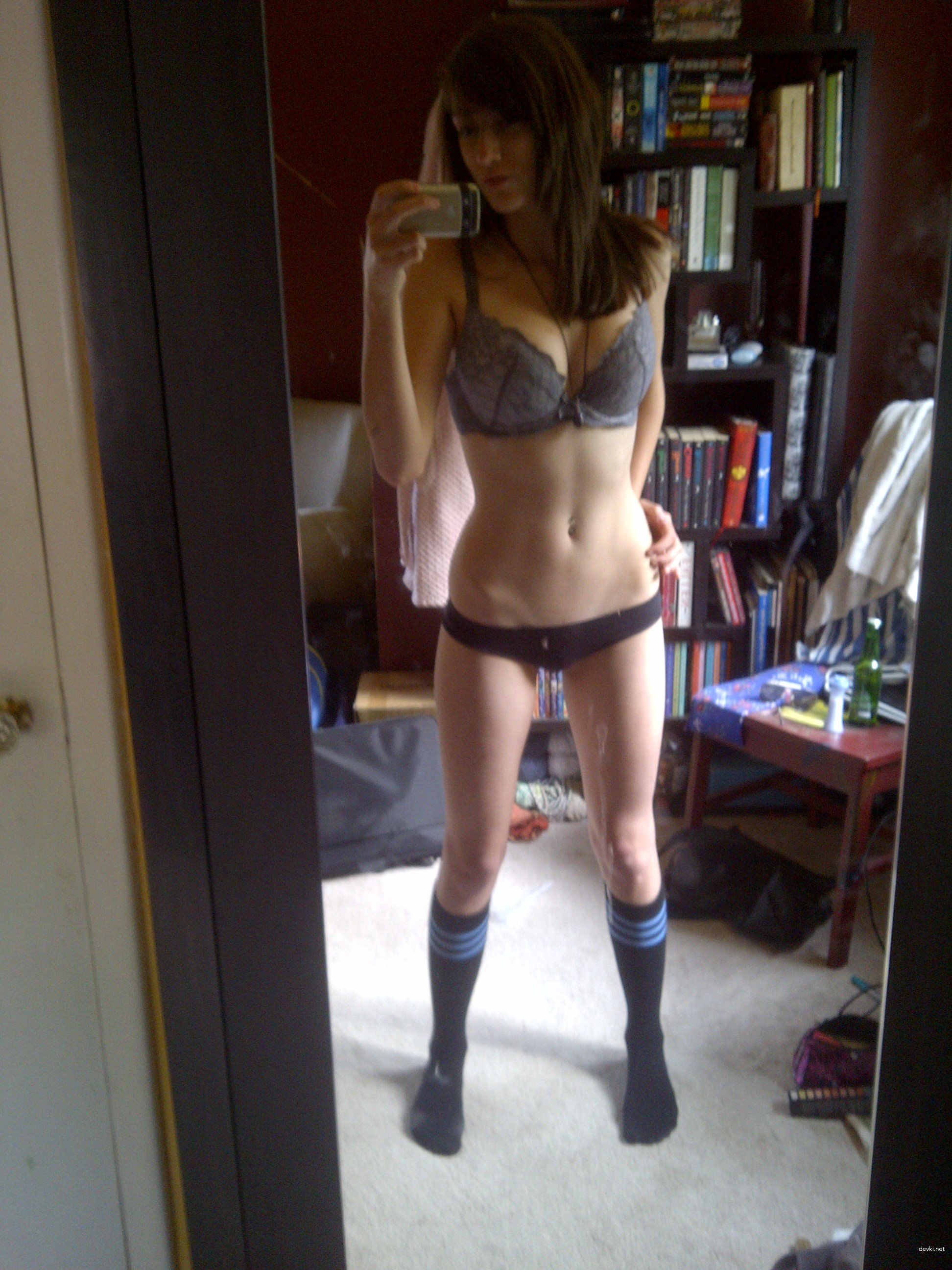 Uncensored Amateur Babes and MILFs Nude Photos - Explicit XXX Pics