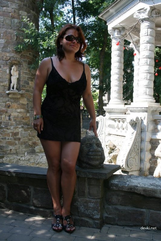 Kinky Slut Granny in Amateur Porn Photo Shoot