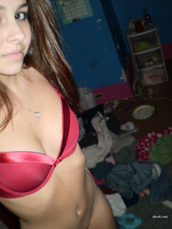 XXX Stolen Amateur Porn Pics of College Classmate - Uncensored