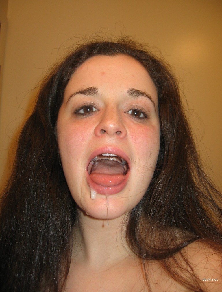 Girl Swallows Cum in Amateur Porn Photo - Explicit Blowjob Scene