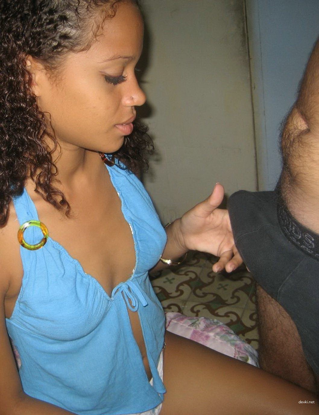 Interracial Amateur Porn: Hot Sex with Busty Mulatto Babe!