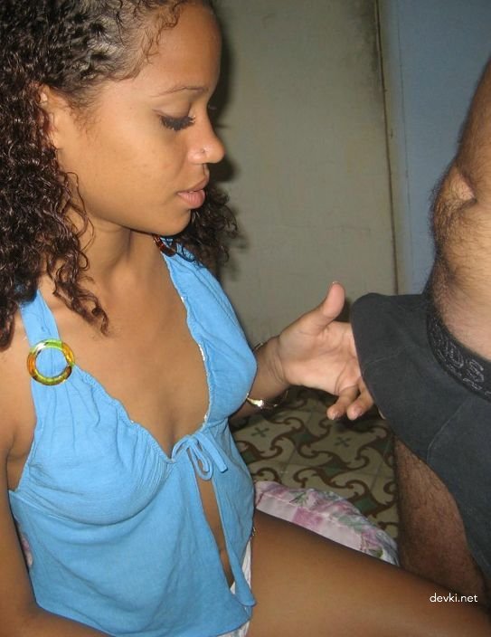 Interracial Amateur Porn: Hot Sex with Busty Mulatto Babe!
