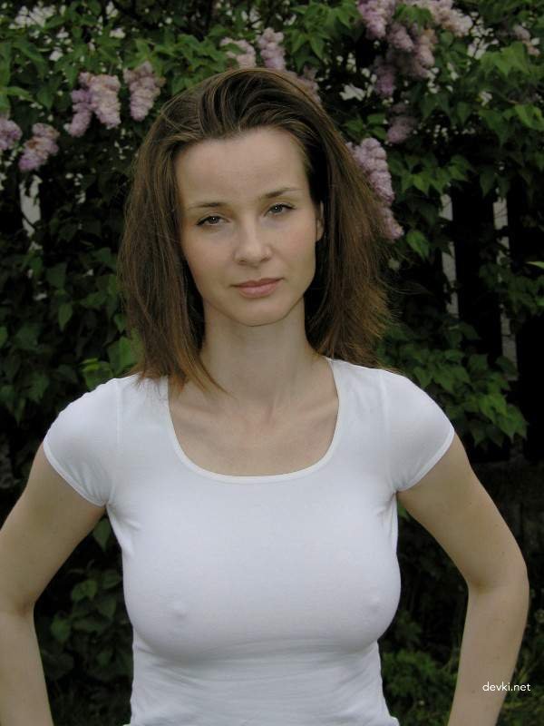 Stunning Girlfriend Poses Nude: 100 Explicit Amateur Porn Photos (Part 2)