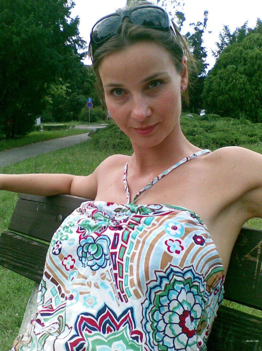 Stunning Girlfriend Poses Nude: 100 Explicit Amateur Porn Photos (Part 2)