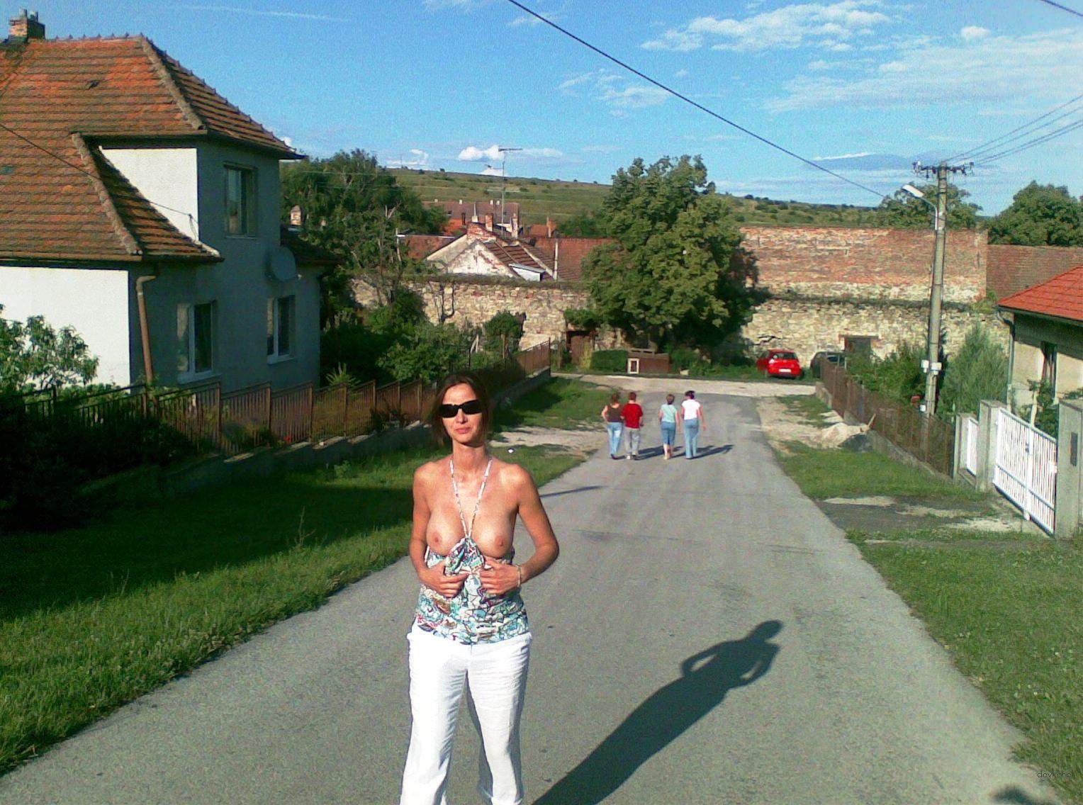 Stunning Girlfriend Poses Nude: 100 Explicit Amateur Porn Photos (Part 2)