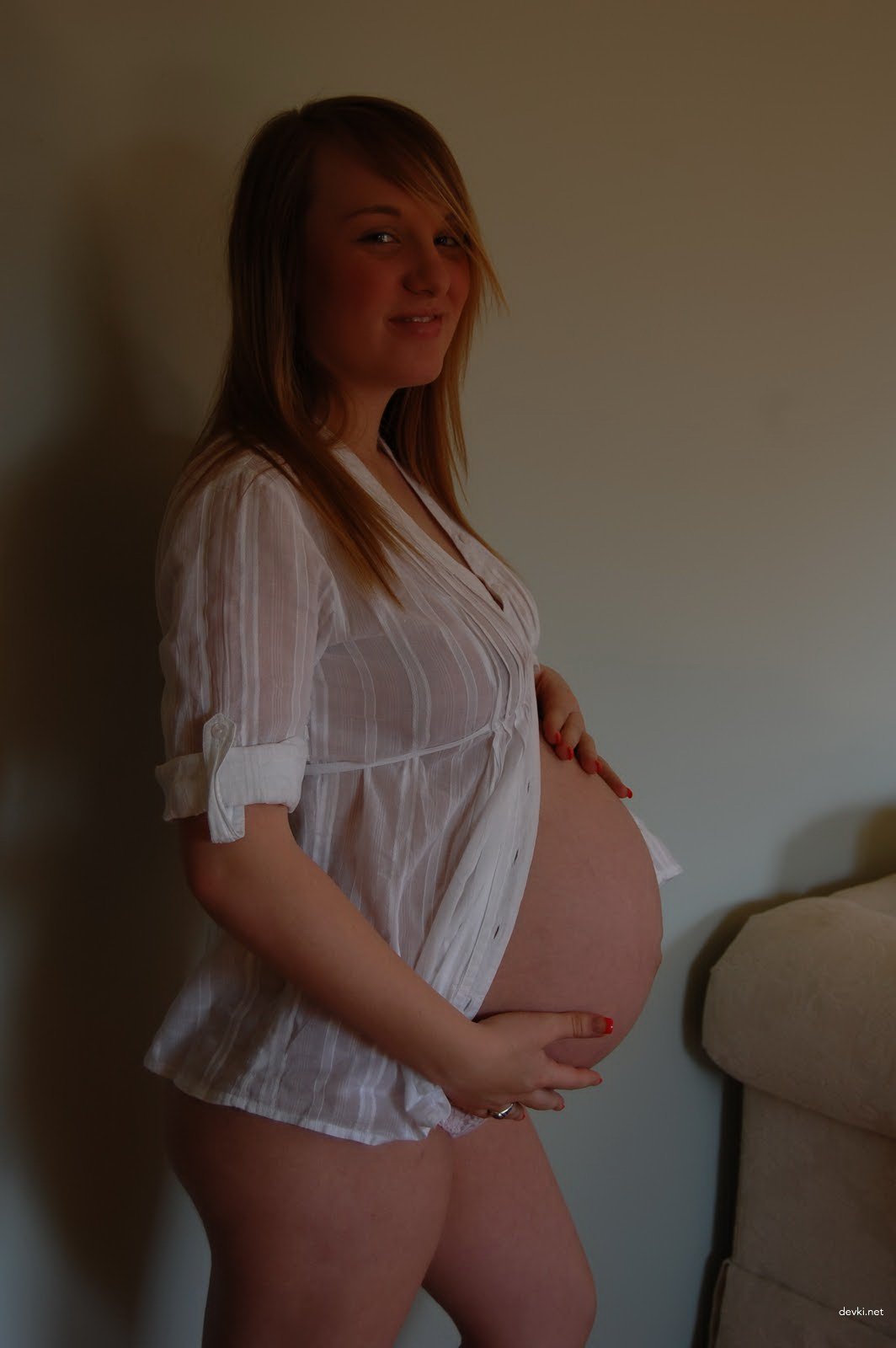 Seductive Pregnant Woman Amateur Photos: Stunning & Sensual Maternity Shots