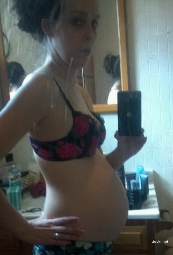 Hot Young Wife with Small Tits - Explicit Amateur Photo
