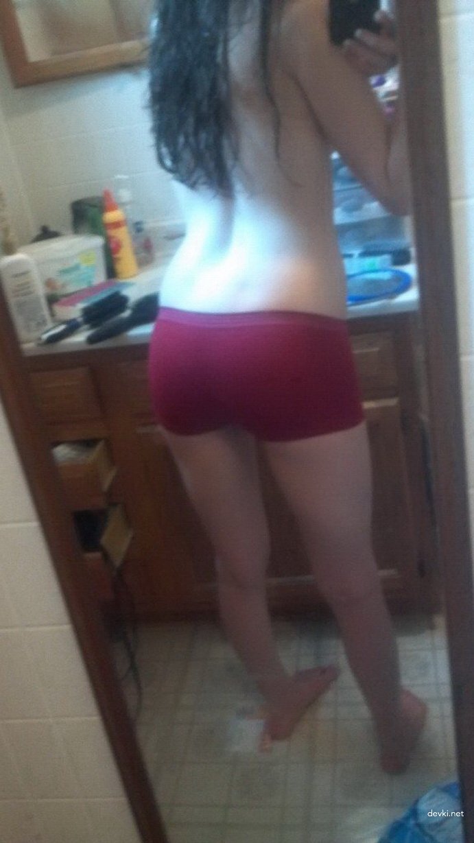 Hot Young Wife with Small Tits - Explicit Amateur Photo