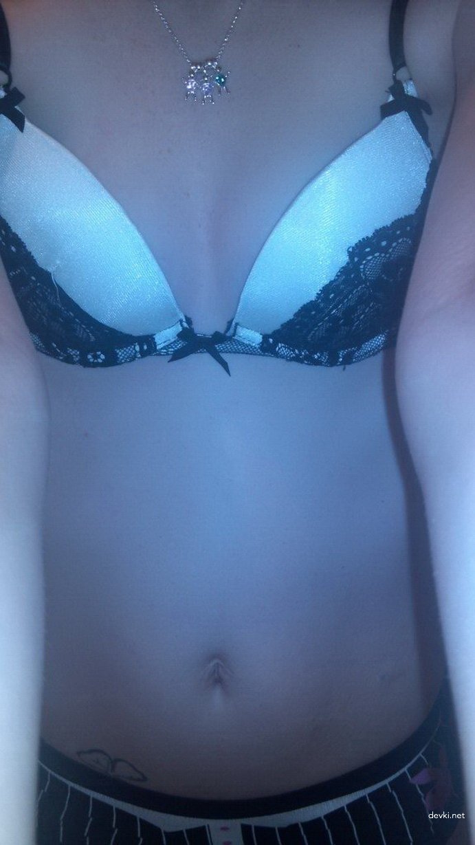 Hot Young Wife with Small Tits - Explicit Amateur Photo