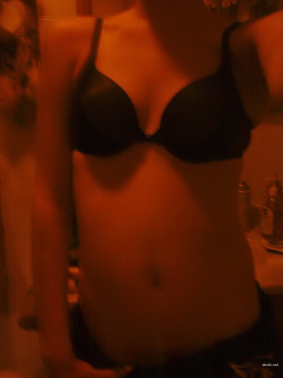 Hot Young Wife with Small Tits - Explicit Amateur Photo