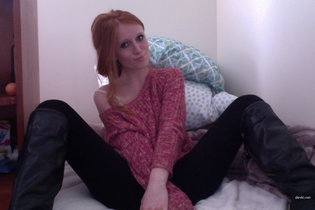 Fiery Slutty Redhead Amateur Girl in Explicit Porn Photos