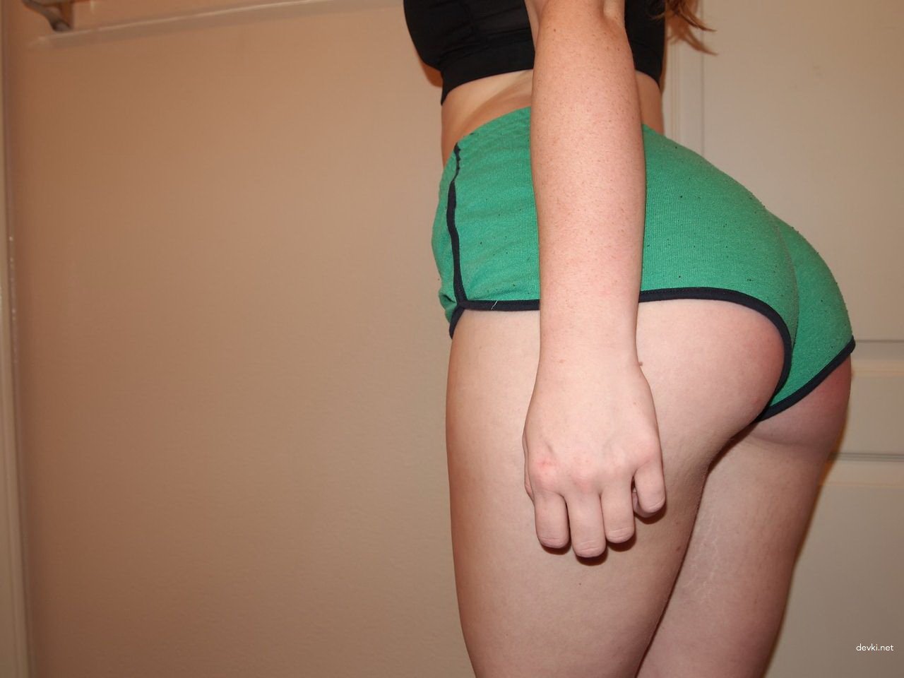 Fiery Slutty Redhead Amateur Girl in Explicit Porn Photos