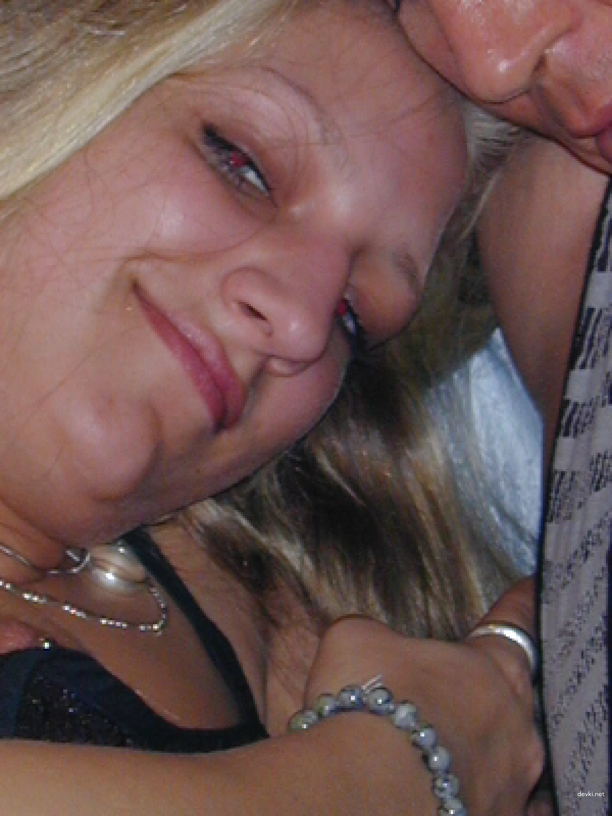 Sexy Blonde Amateur Porn - Explicit Sex Photos