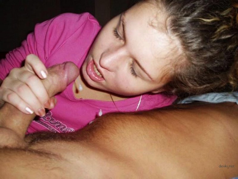 Sexy Girlfriend Loves Sucking Boyfriend's Cock - Amateur Blowjob Porn