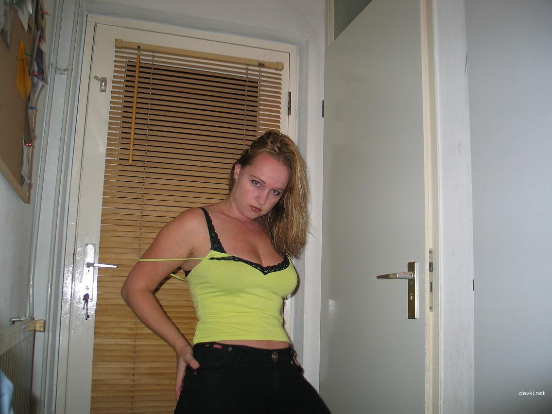 Hot Young Amateur Teen Fucks Hard - Explicit Homemade Porn