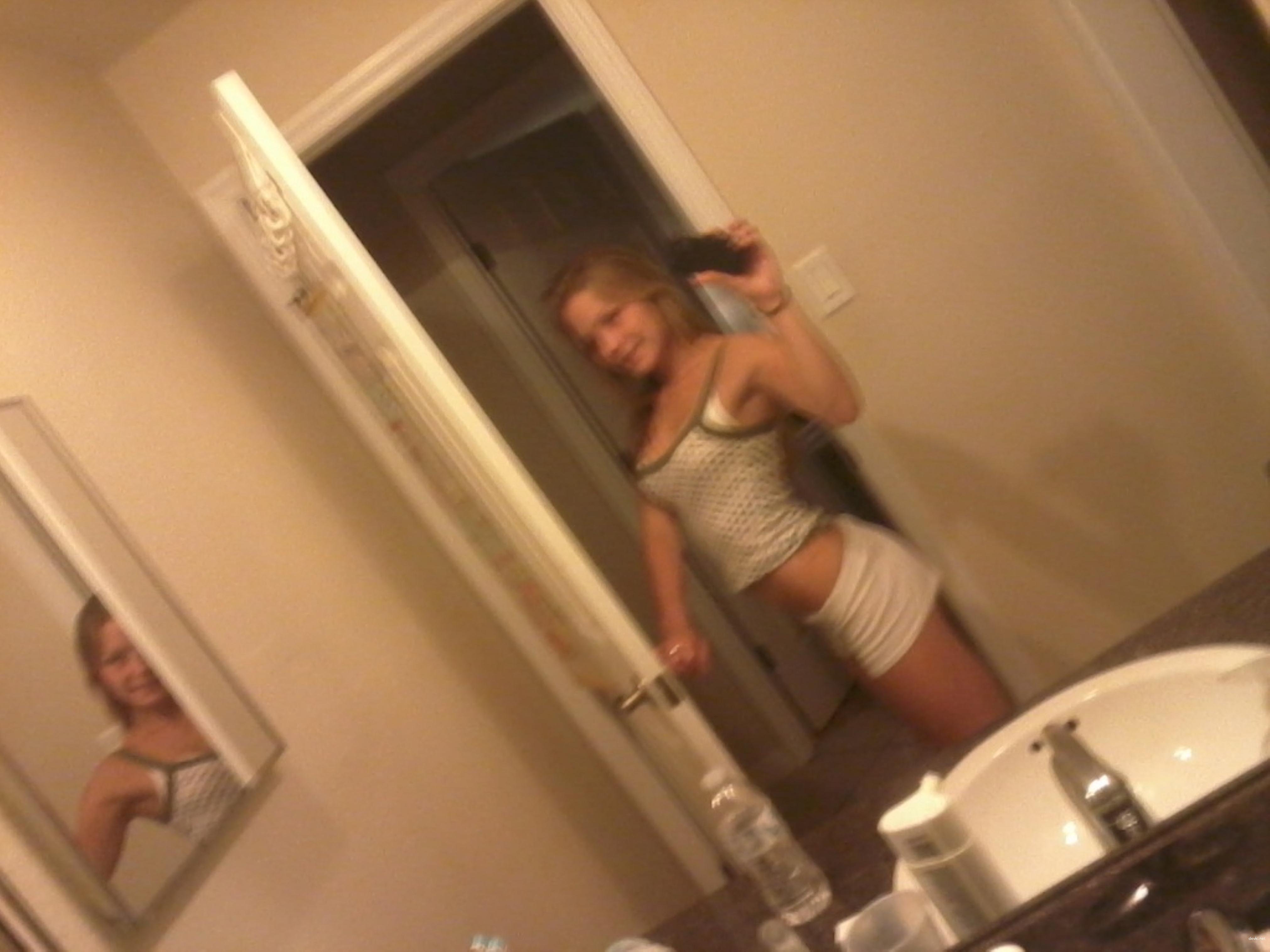 Explicit Amateur Girl Tattoo Sex Photos - Hot and Naughty XXX Pics