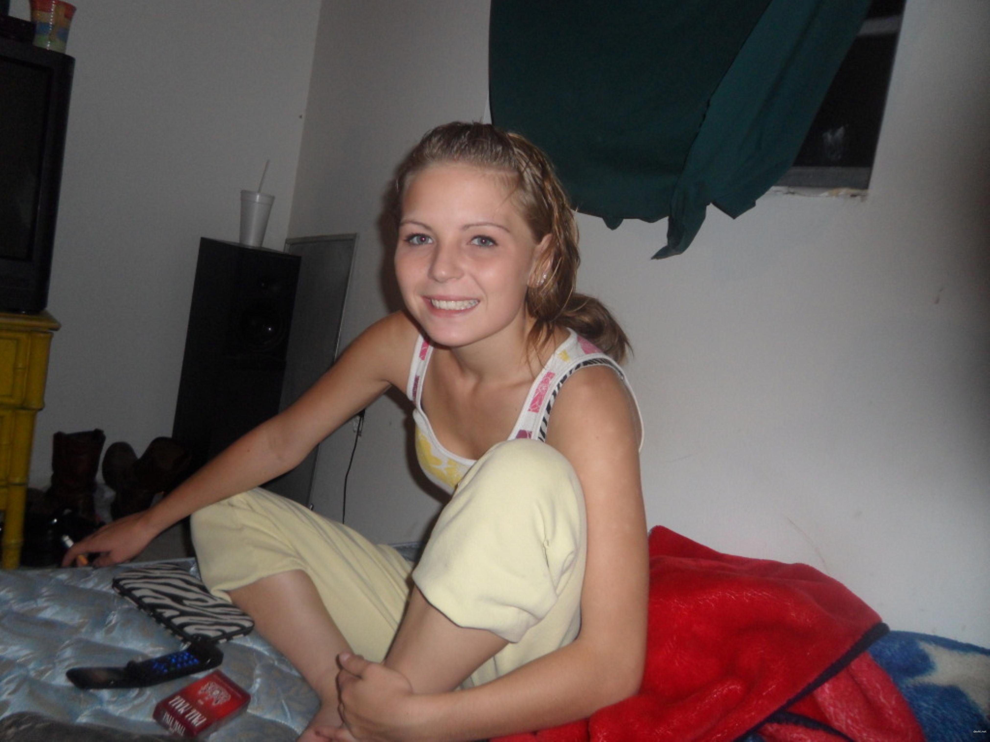 Explicit Amateur Girl Tattoo Sex Photos - Hot and Naughty XXX Pics