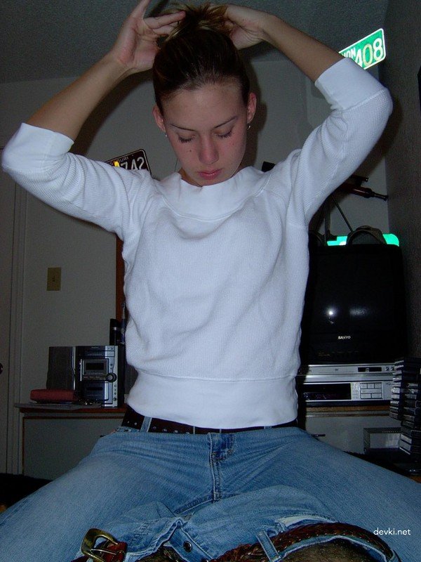 Rough Anal Lesson: Russian Amateur Takes Hard Cock in Ass