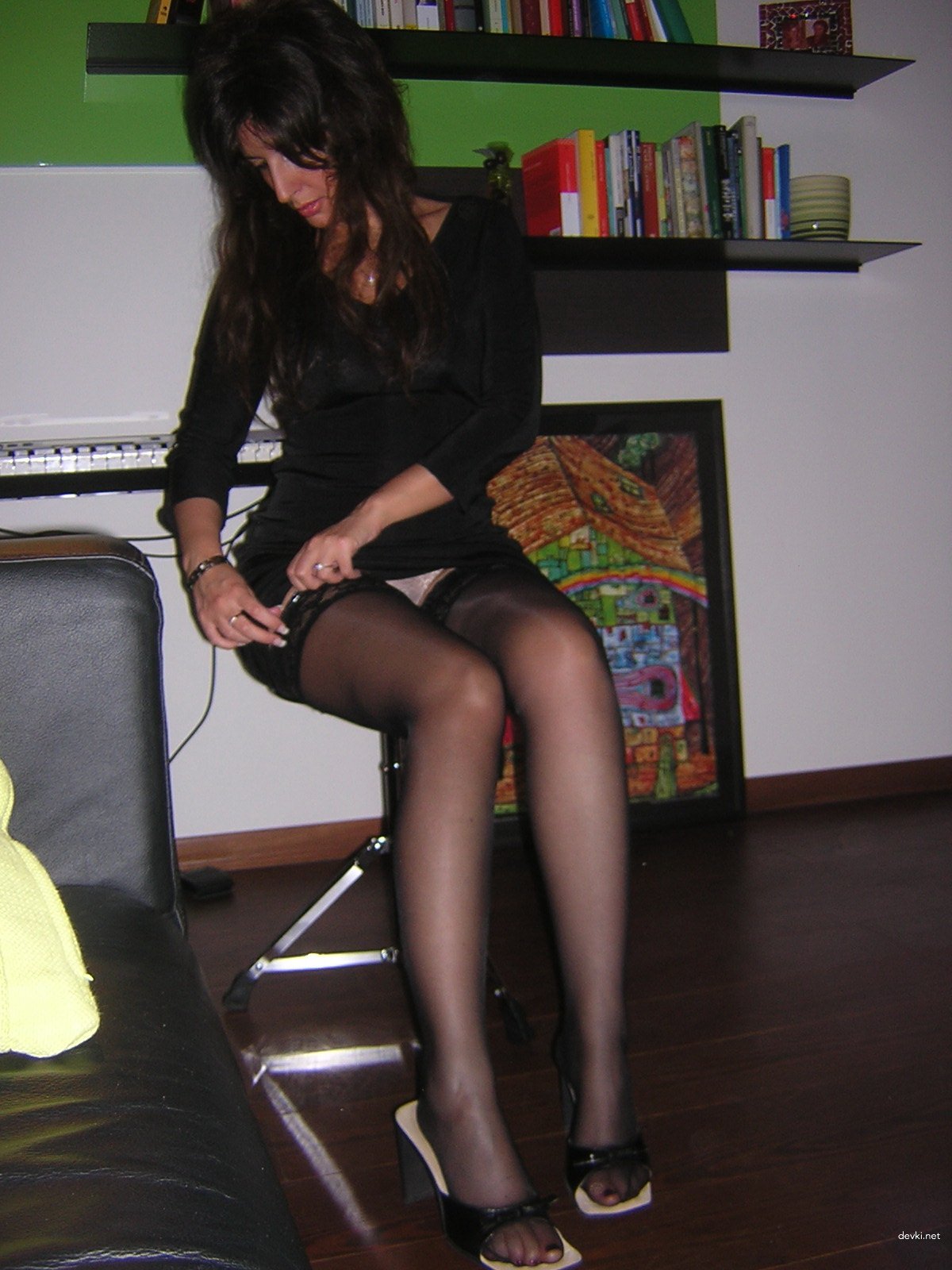 Brunette Sucking Cock and Getting Fucked - Amateur Porn Gallery