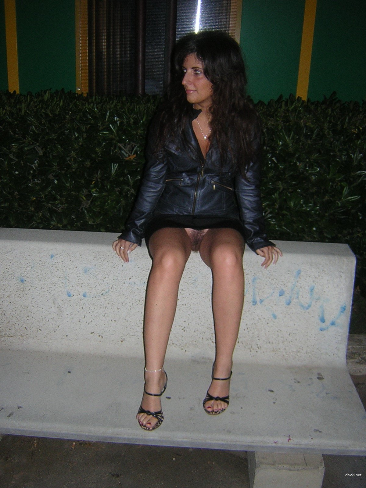 Brunette Sucking Cock and Getting Fucked - Amateur Porn Gallery