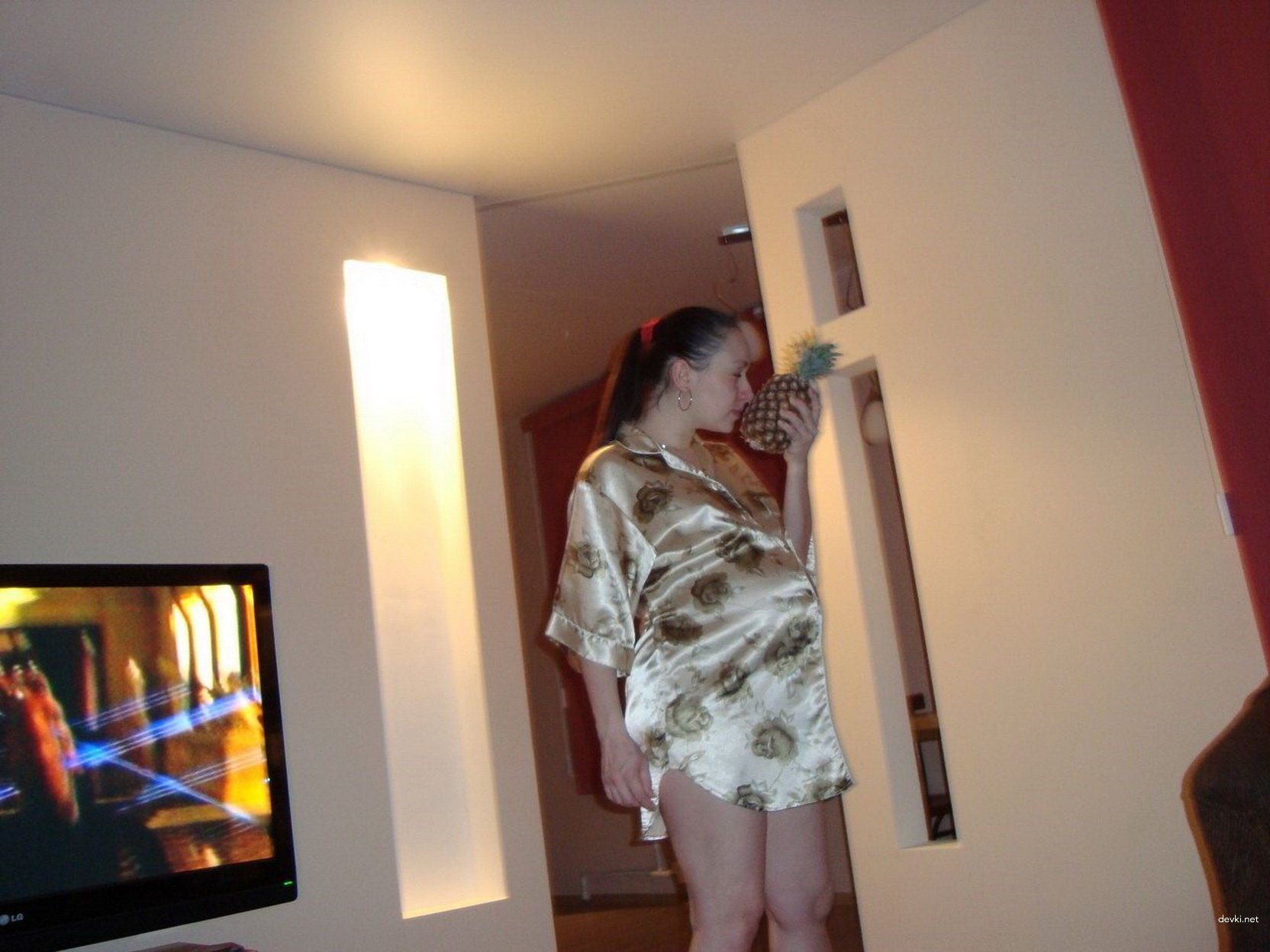 Pregnant Girl Masturbates - Explicit Amateur Porn Photo