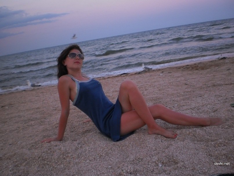 Beautiful Girl Sucking Cock - Explicit Amateur Porn Photo