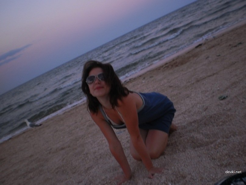 Beautiful Girl Sucking Cock - Explicit Amateur Porn Photo