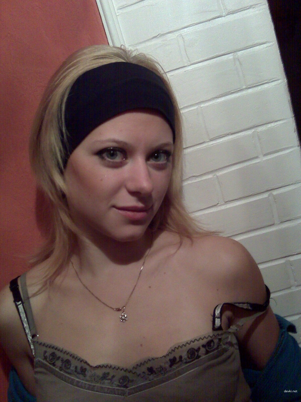 Beautiful Girl Sucking Cock - Explicit Amateur Porn Photo