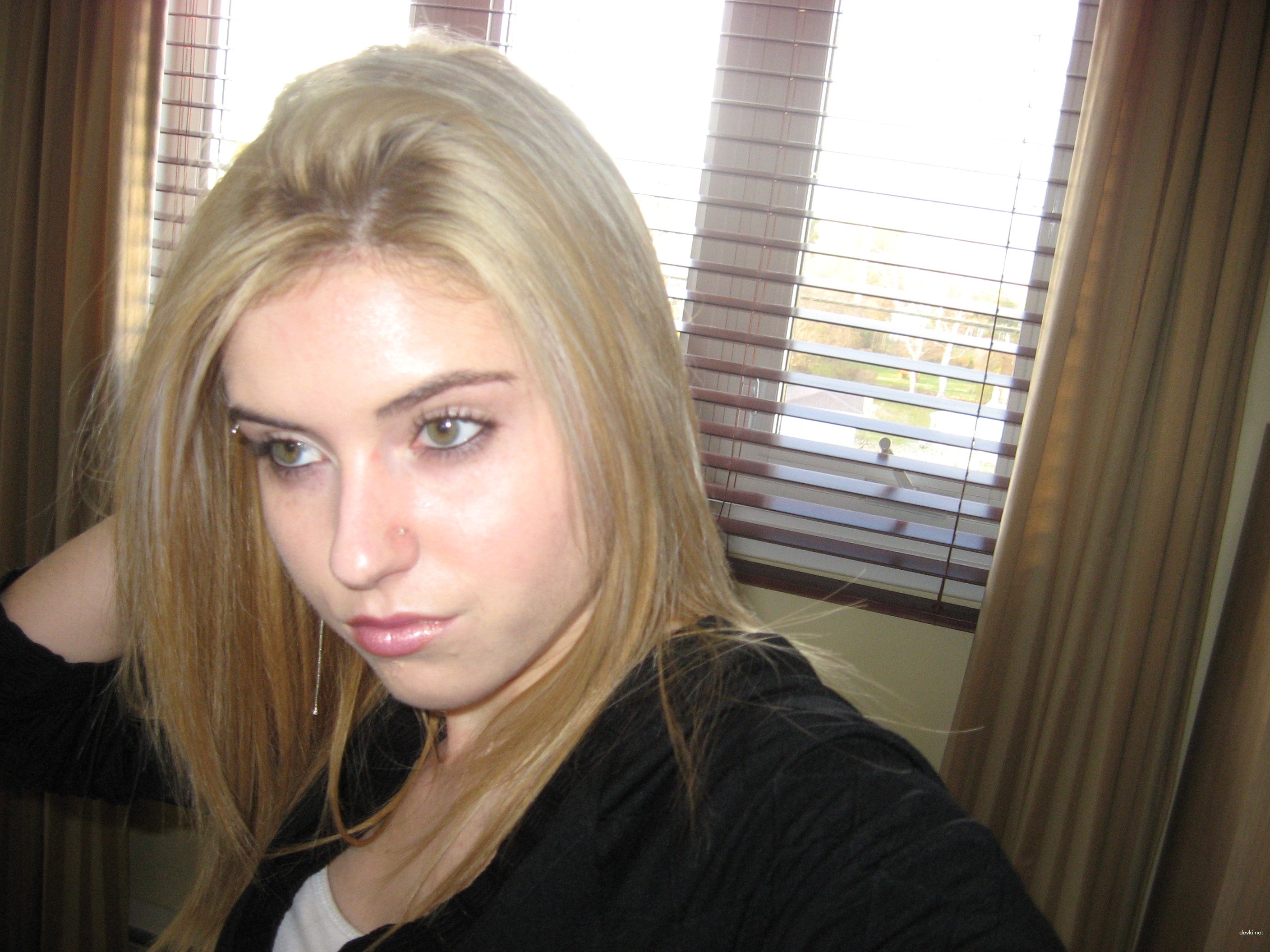 Blonde Babe Sucking Cock - Explicit Amateur Porn Pic