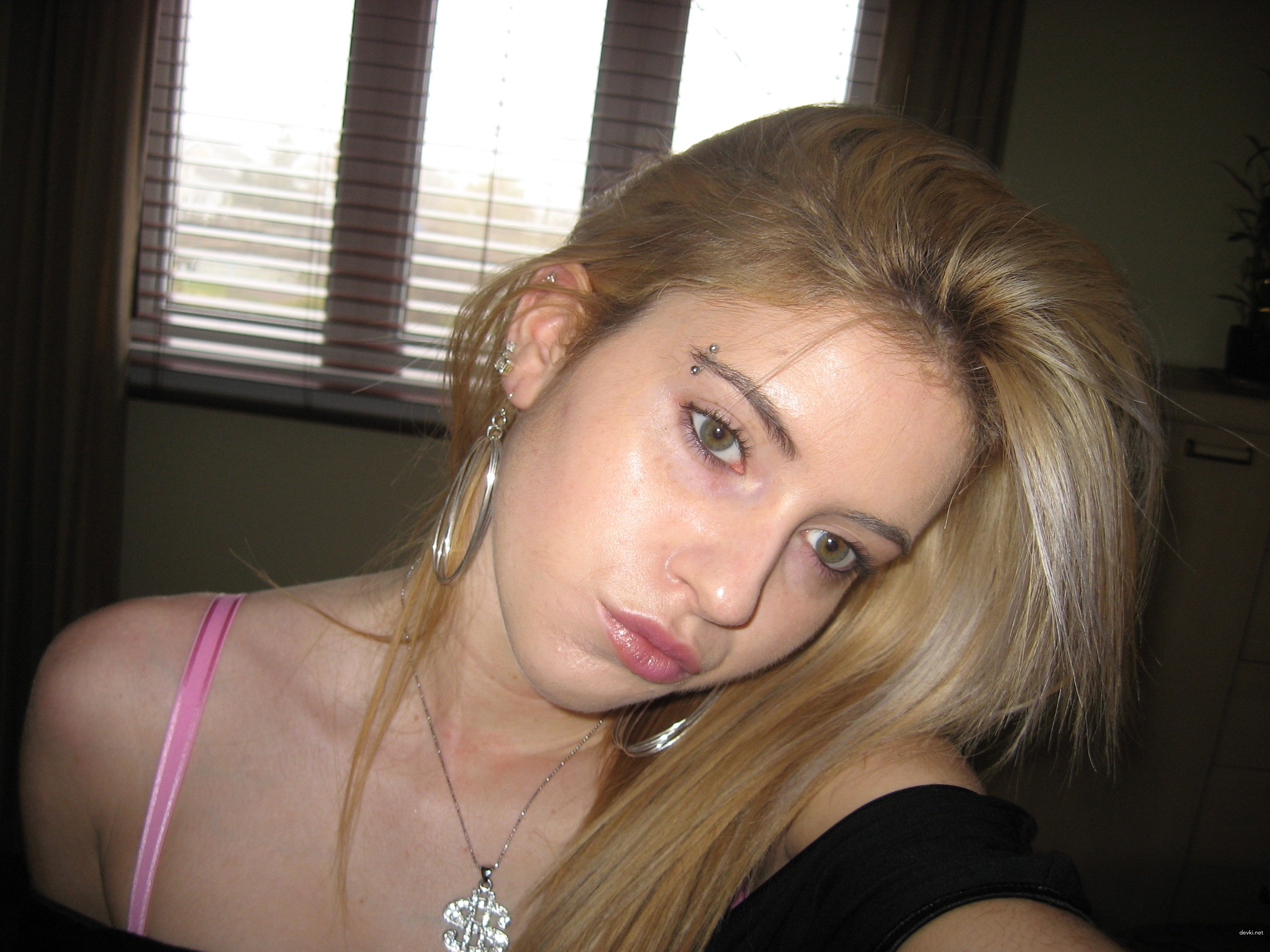 Blonde Babe Sucking Cock - Explicit Amateur Porn Pic