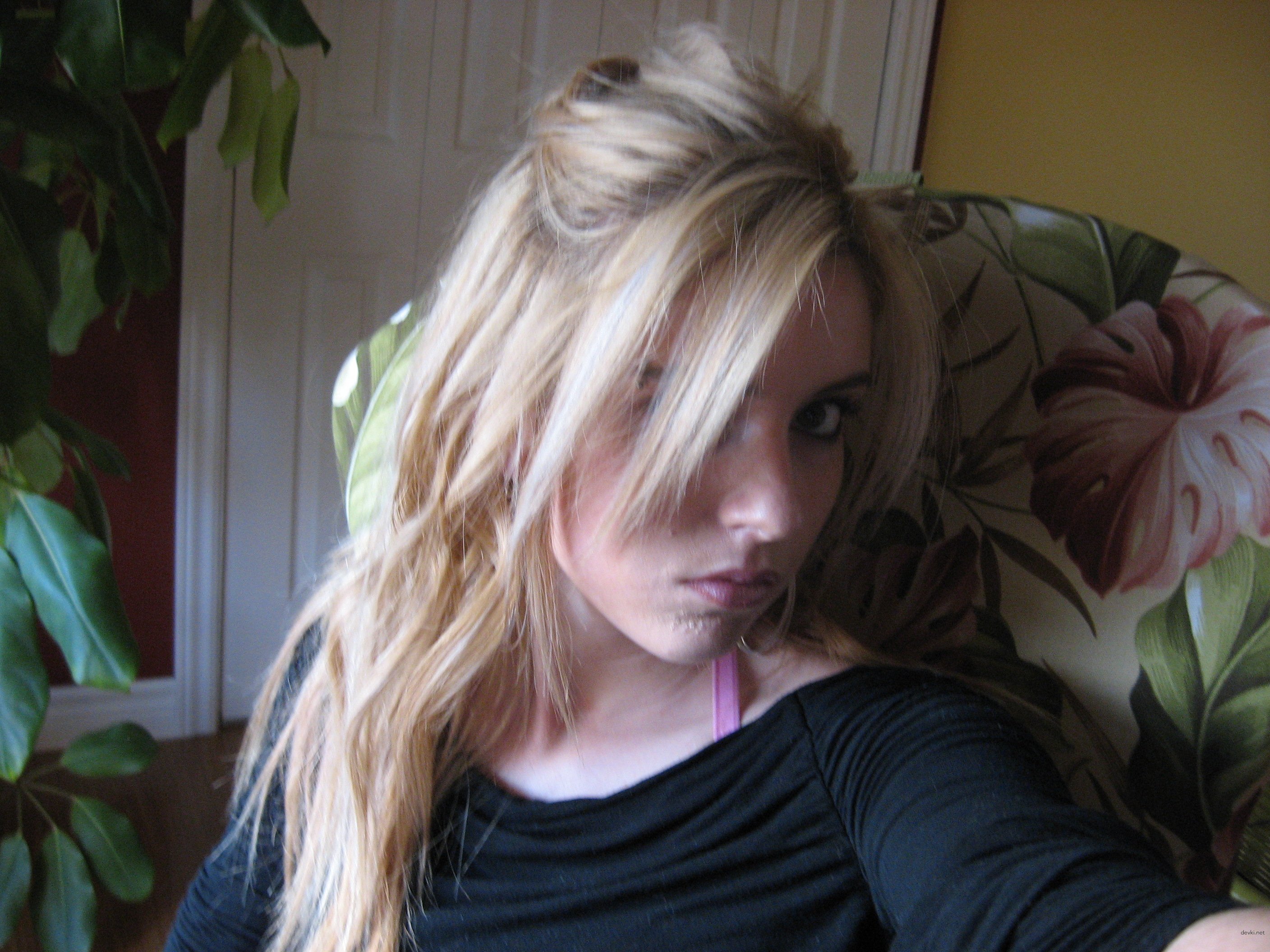 Blonde Babe Sucking Cock - Explicit Amateur Porn Pic