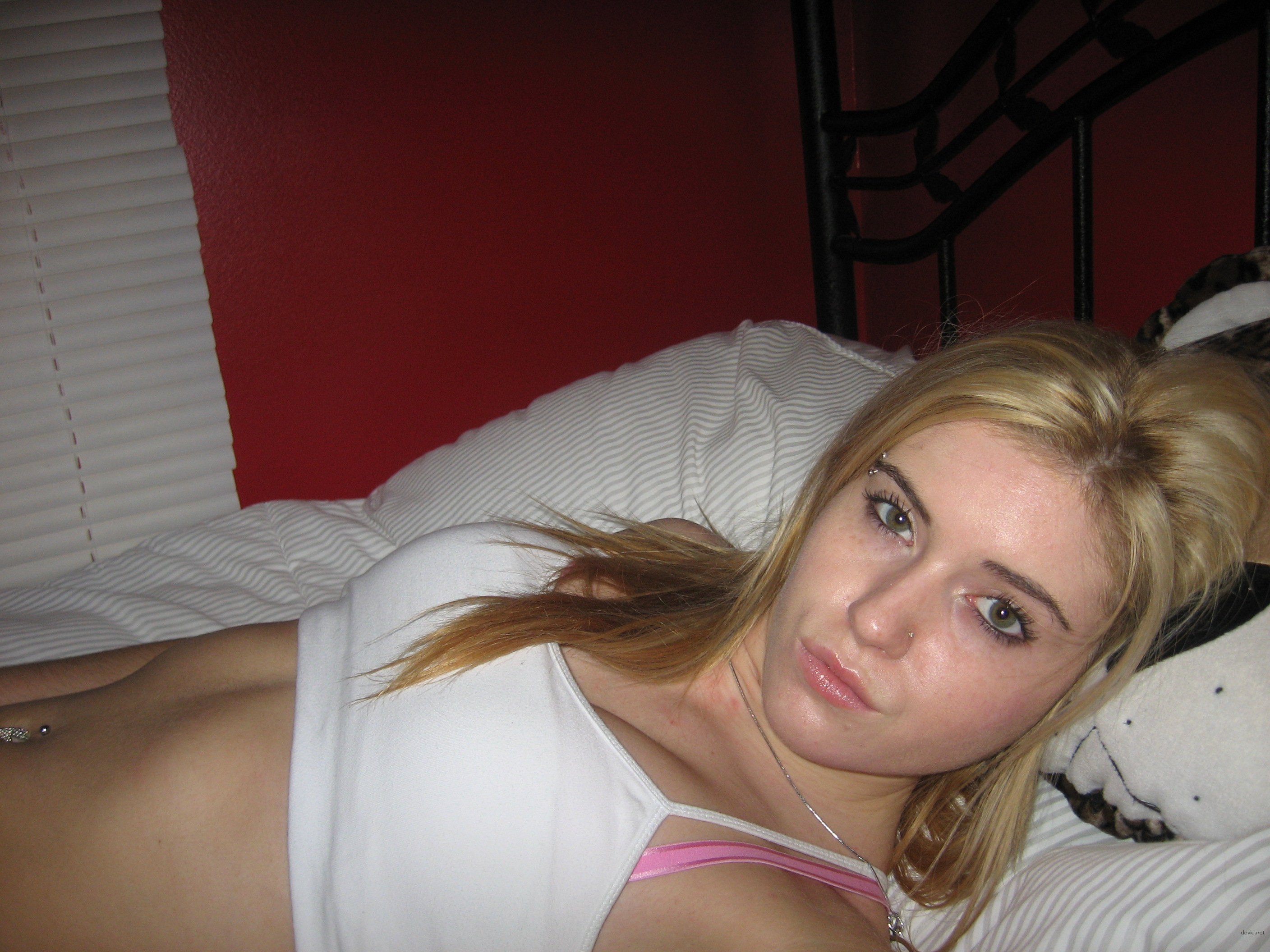 Blonde Babe Sucking Cock - Explicit Amateur Porn Pic