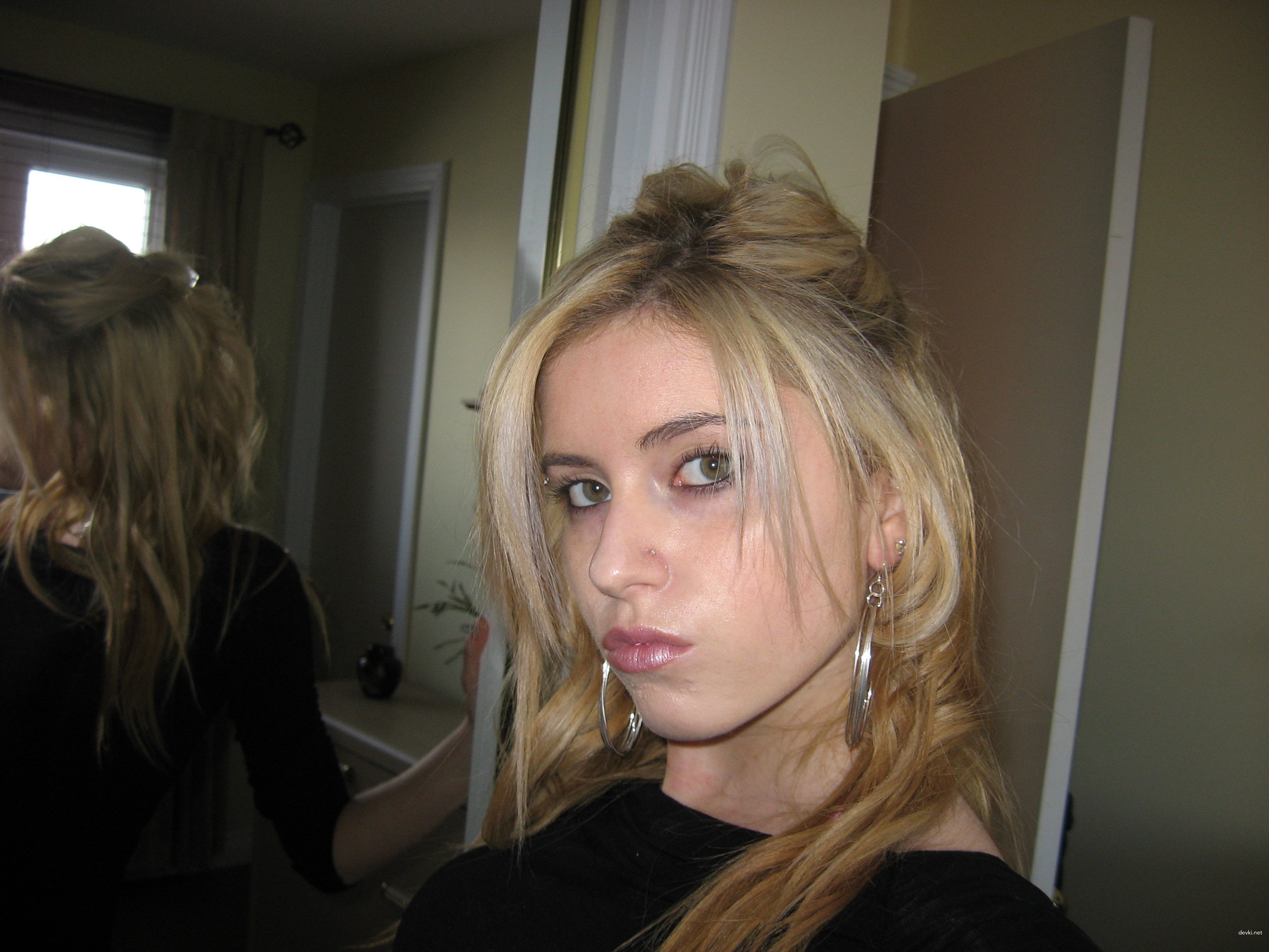 Blonde Babe Sucking Cock - Explicit Amateur Porn Pic