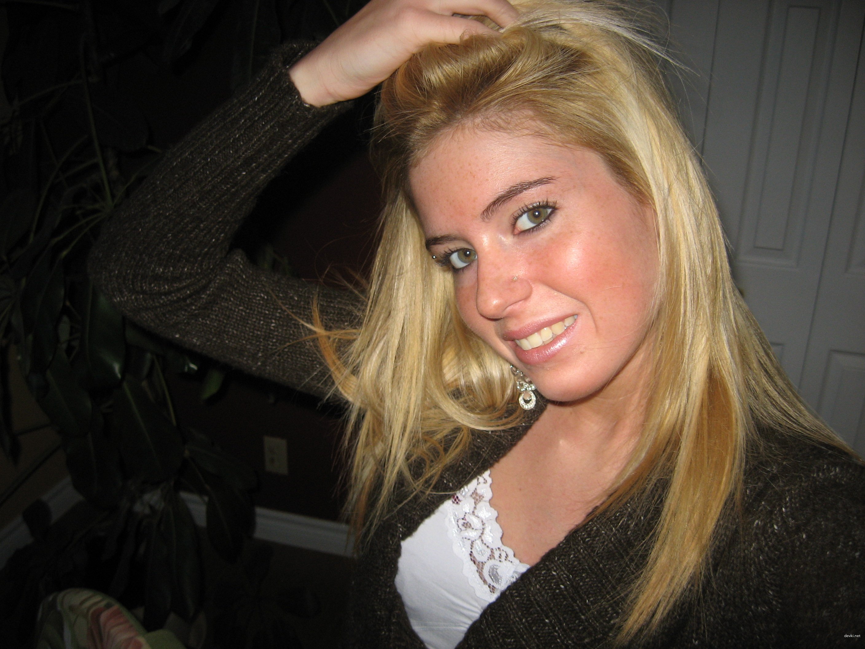 Blonde Babe Sucking Cock - Explicit Amateur Porn Pic