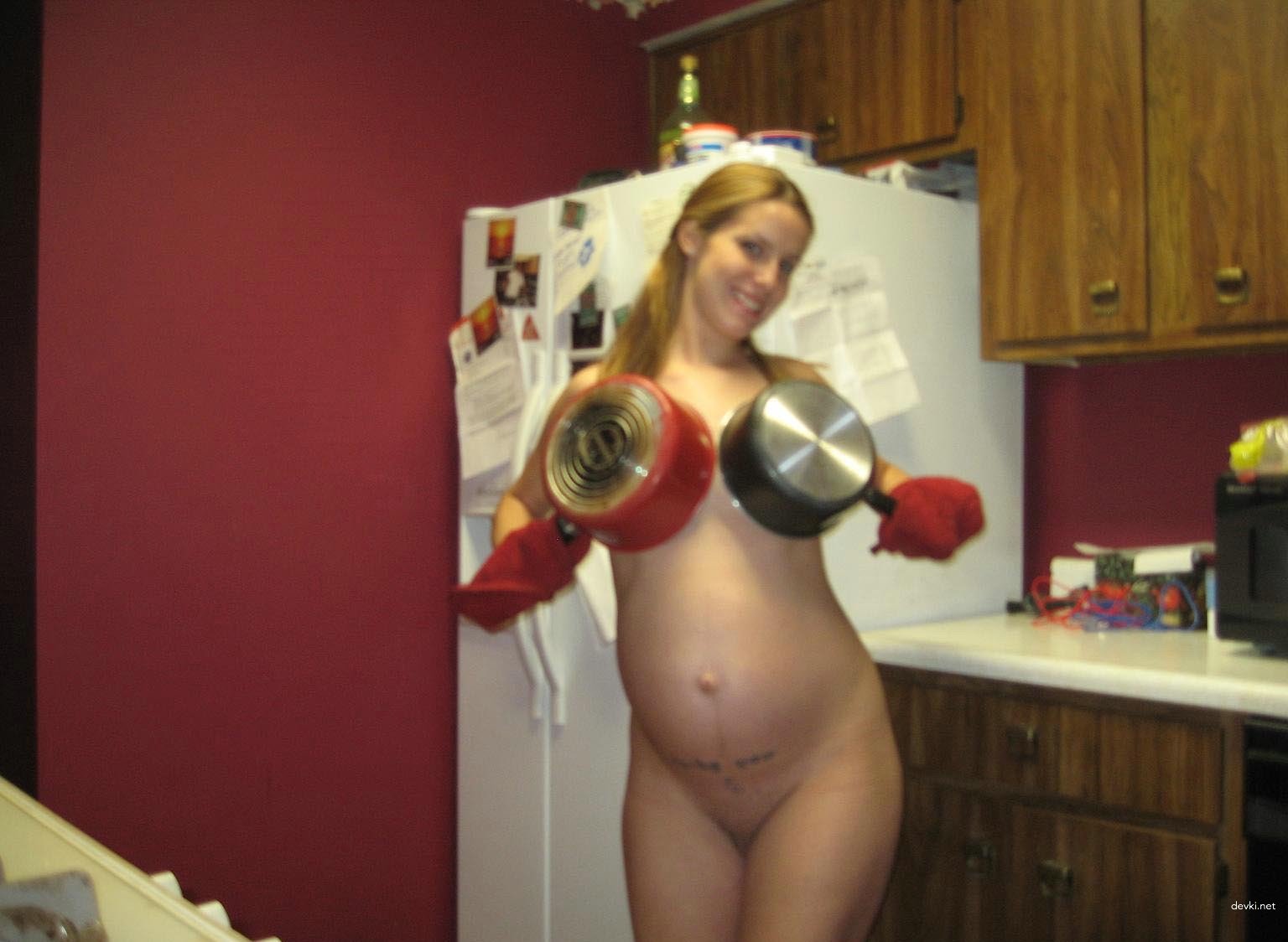 Hot Naked American Amateur Exposed in Explicit Porn Photos