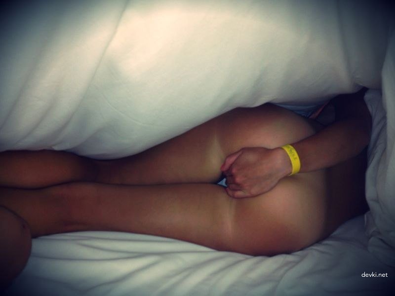 Explicit Amateur Nude Girls Photos - Uncensored XXX Pics