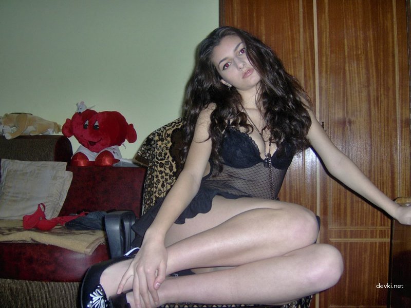 Naked Caucasian Girl Amateur Photo - Explicit Nude Russian Teen Model