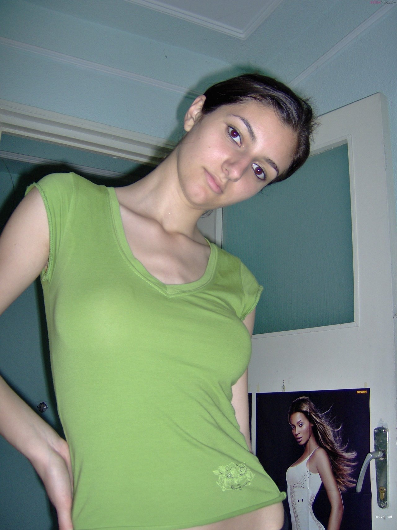 Naked Caucasian Girl Amateur Photo - Explicit Nude Russian Teen Model