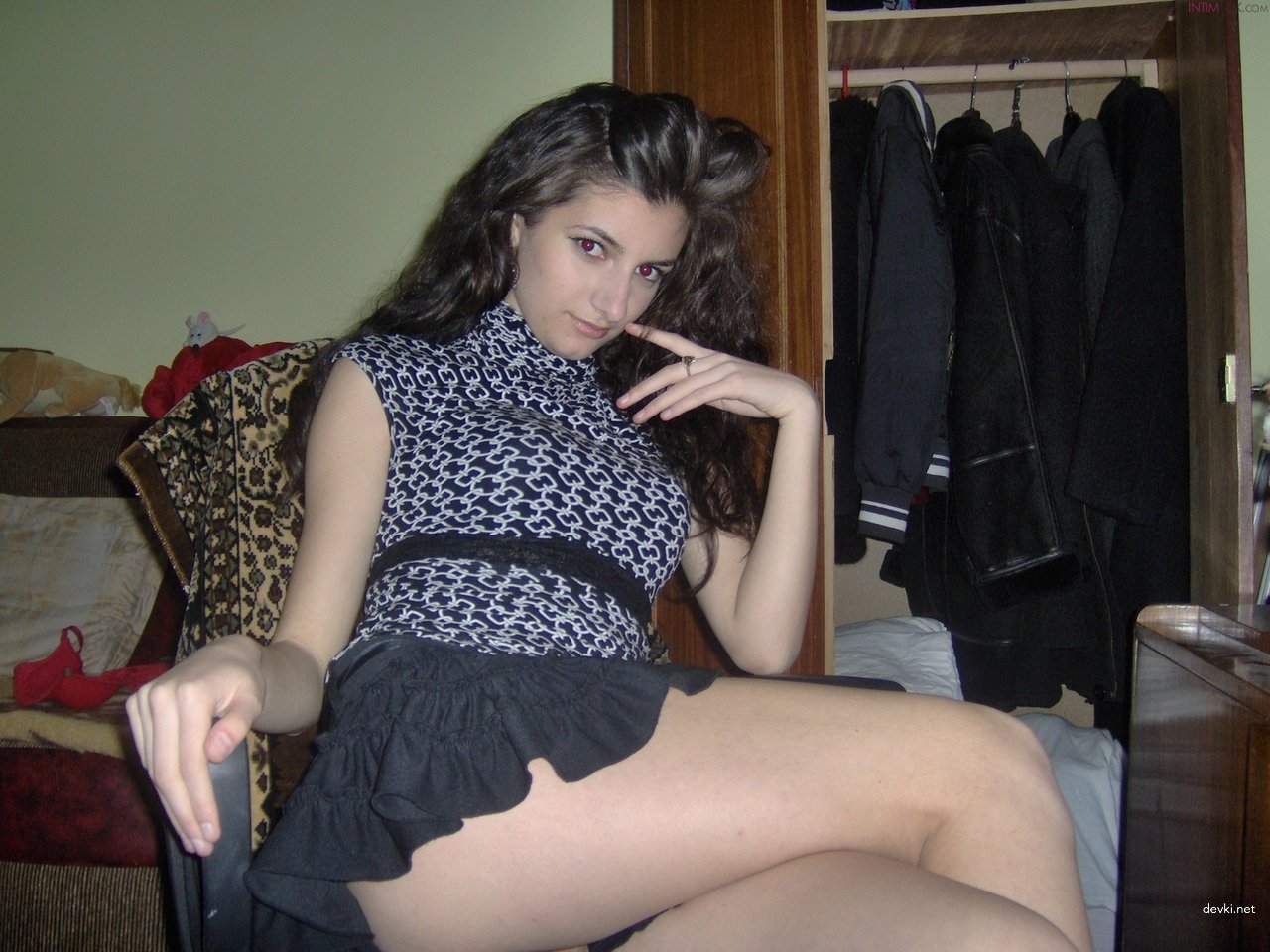 Naked Caucasian Girl Amateur Photo - Explicit Nude Russian Teen Model