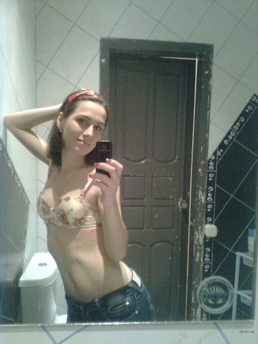 Naked Woman Masturbating Pussy - Amateur Porn Photo Explicit Content