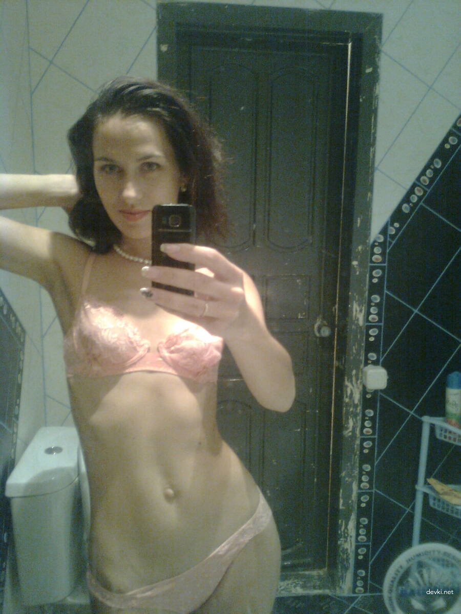 Naked Woman Masturbating Pussy - Amateur Porn Photo Explicit Content