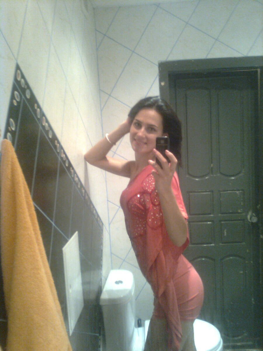 Naked Woman Masturbating Pussy - Amateur Porn Photo Explicit Content