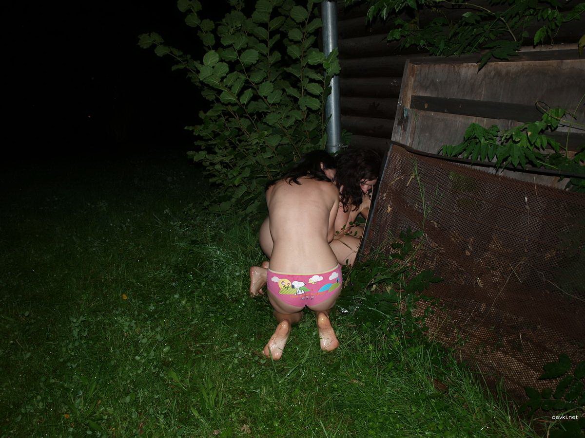 Wild Drunk Girls Party: Explicit Amateur Photos