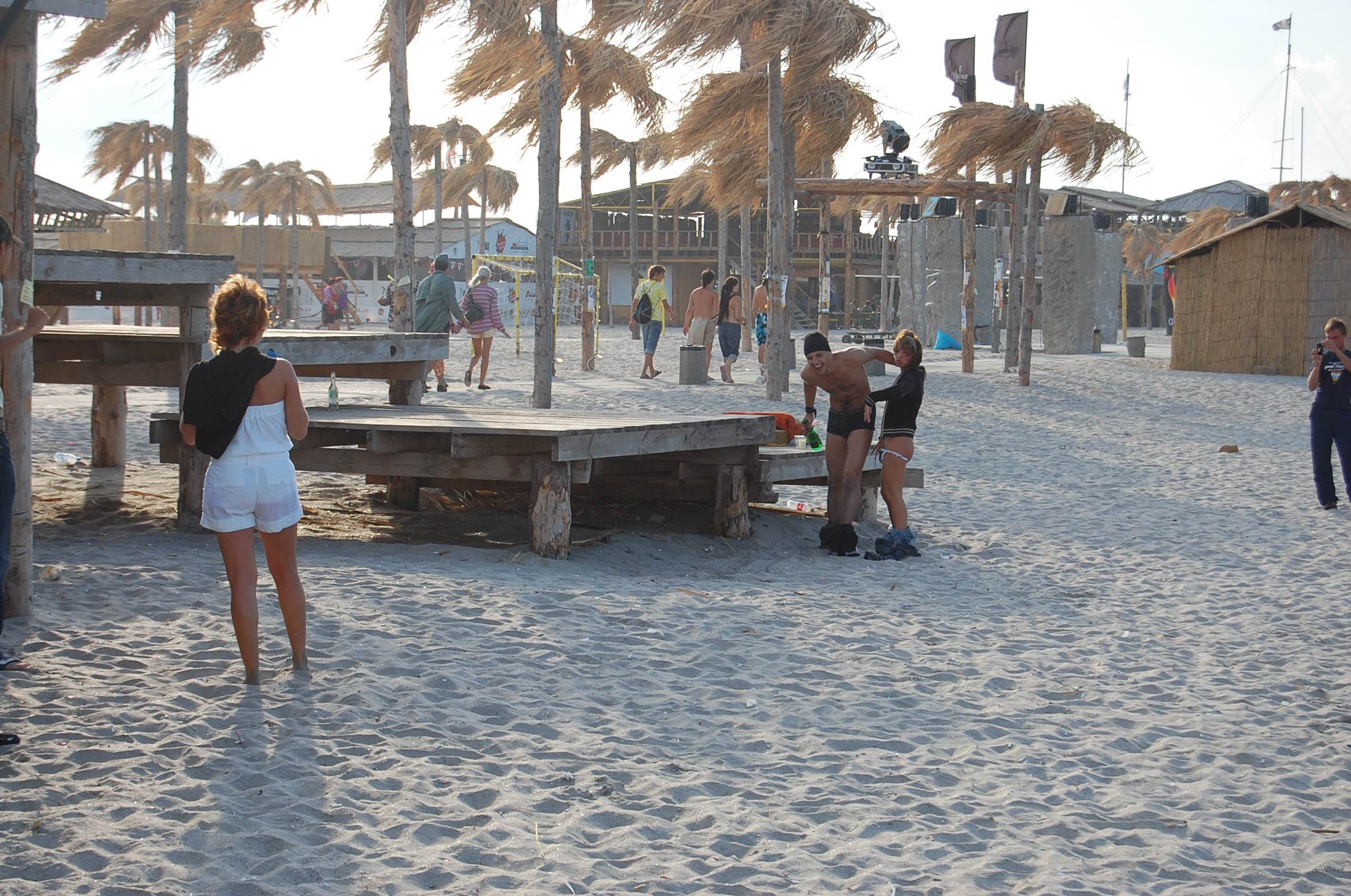 Public Sex Amateur Porn Pics: Explicit Outdoor Fucking