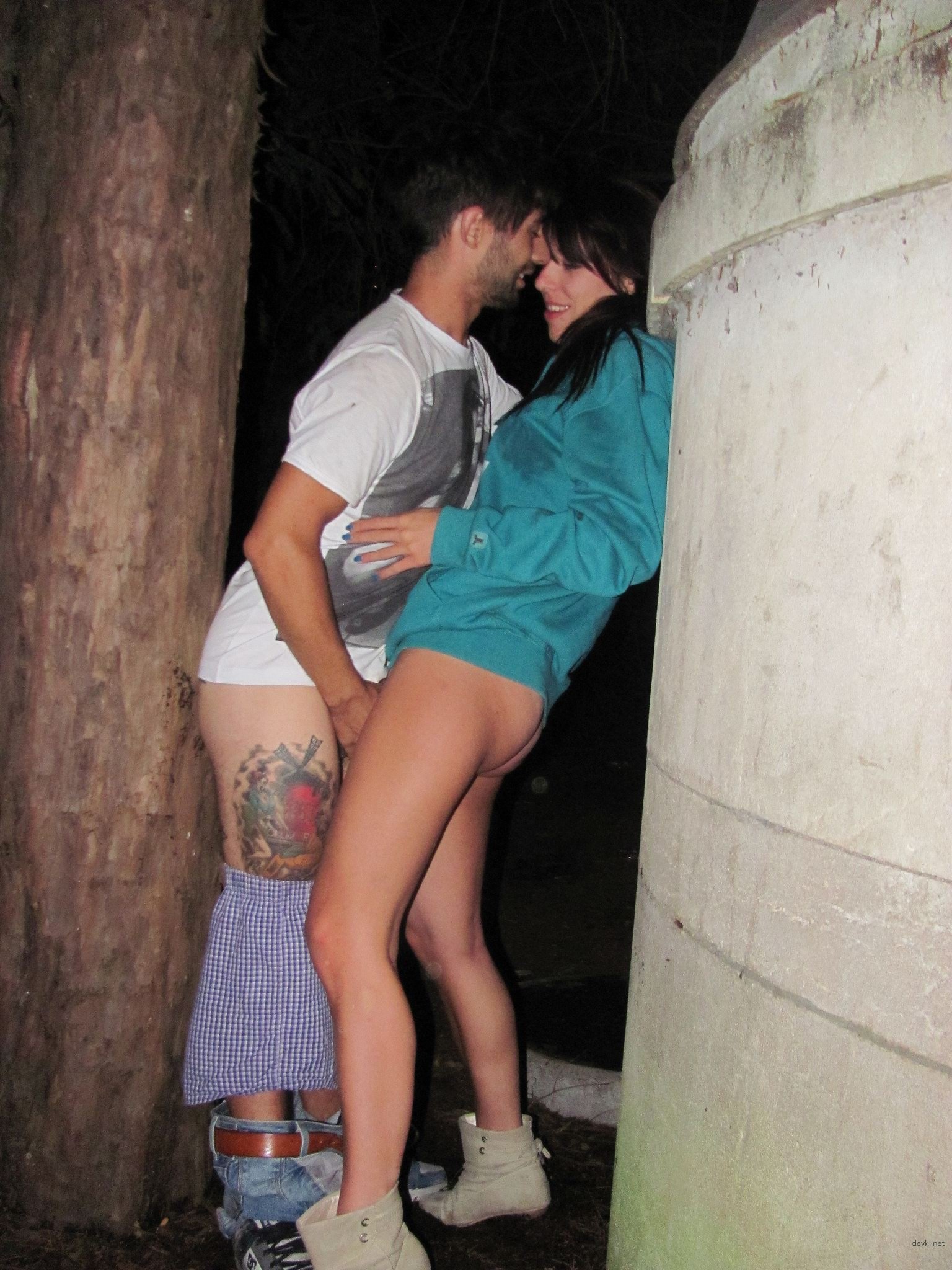 Public Sex Amateur Porn Pics: Explicit Outdoor Fucking