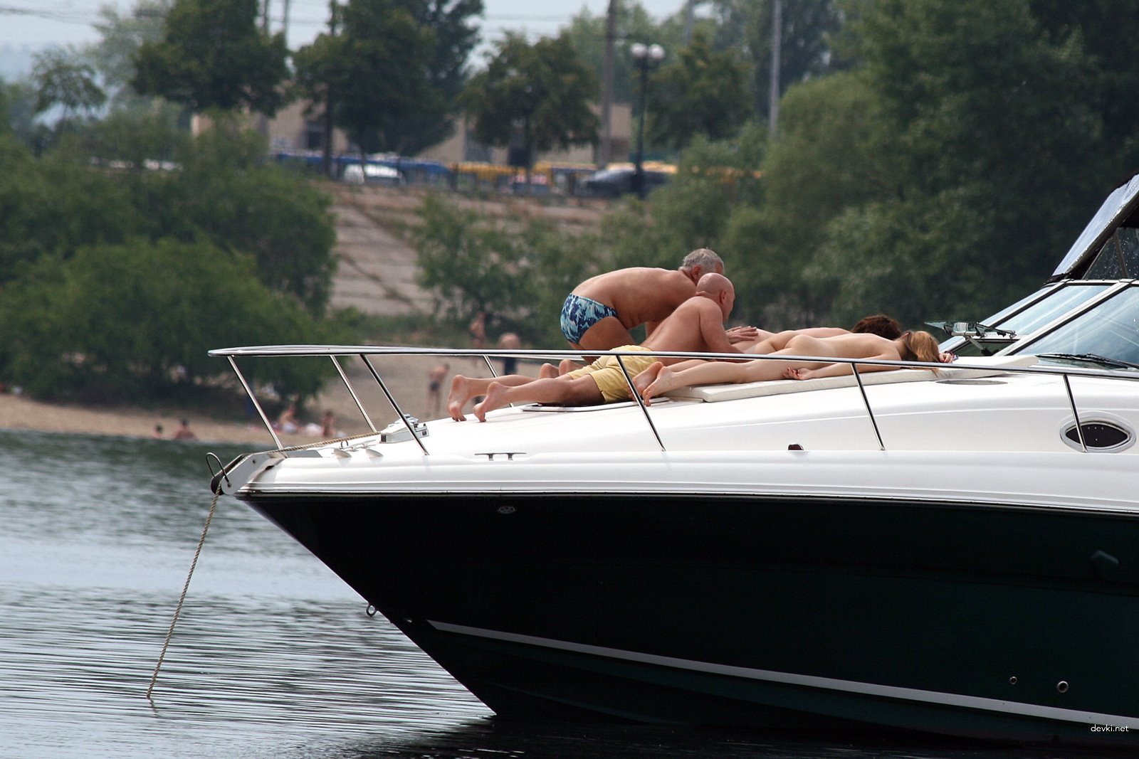 Public Sex Amateur Porn Pics: Explicit Outdoor Fucking